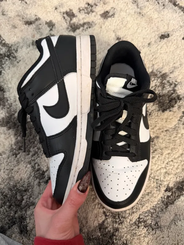 Nike panda dunks 7.5 - Image 2