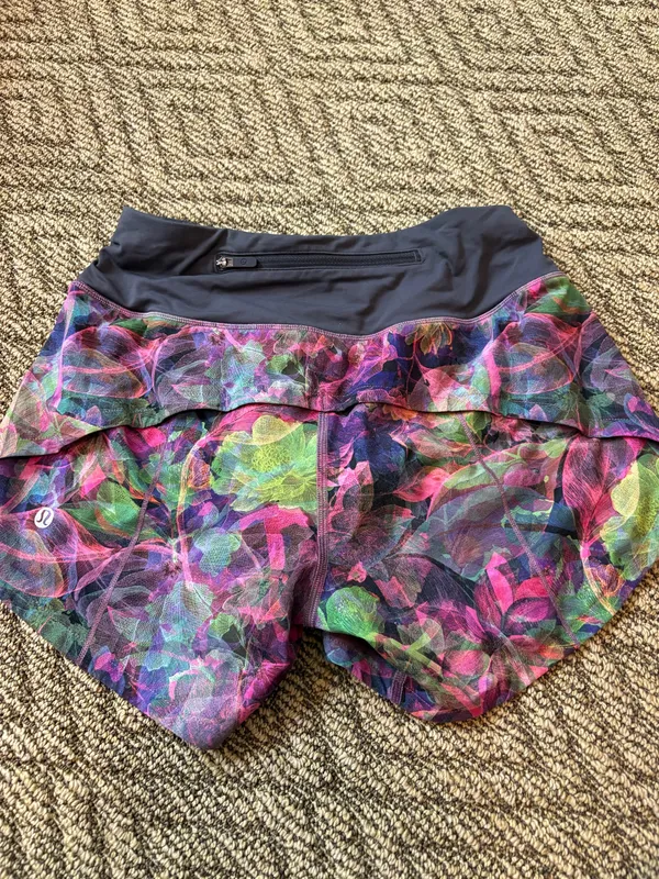 Lululemon speed up 4inch shorts - Image 2