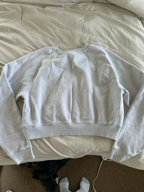 Aritzia Cropped Crewneck TNA - Image 3