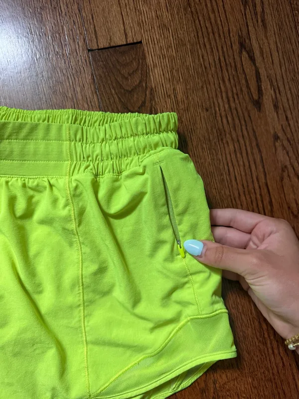 Lululemon Shorts Hotty Hot Low-Rise 4" - Image 9