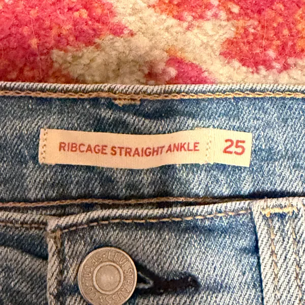 Levi’s jeans, rib cage straight ankle - Image 3