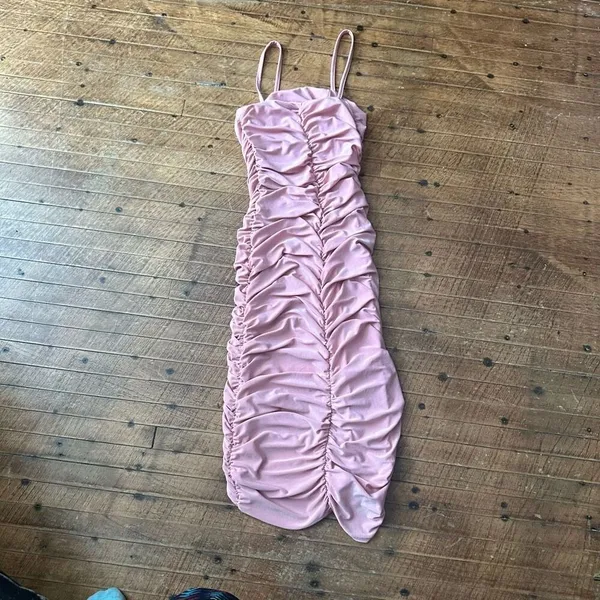 Club L London ruched bodycon blush pink mini dress - Image 5