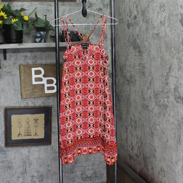 NWT Teeze Me Juniors Printed Handkerchief-Hem Shift Dress Red Paisley M - Image 3