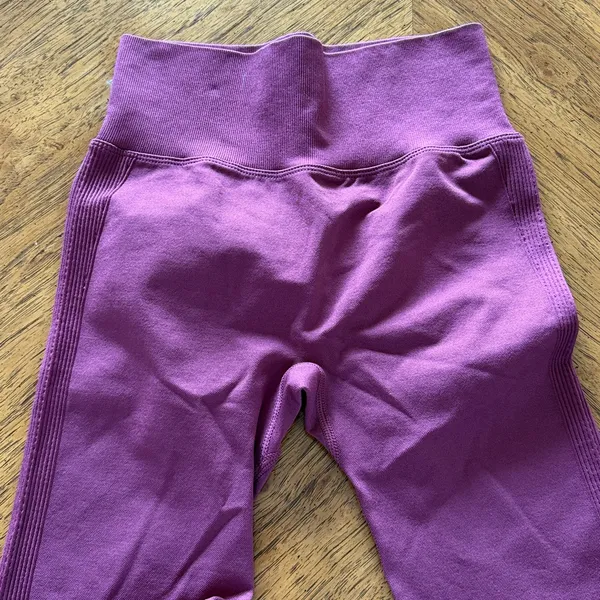 Scrunch Butt Maroon Seamless Leggings - Image 5