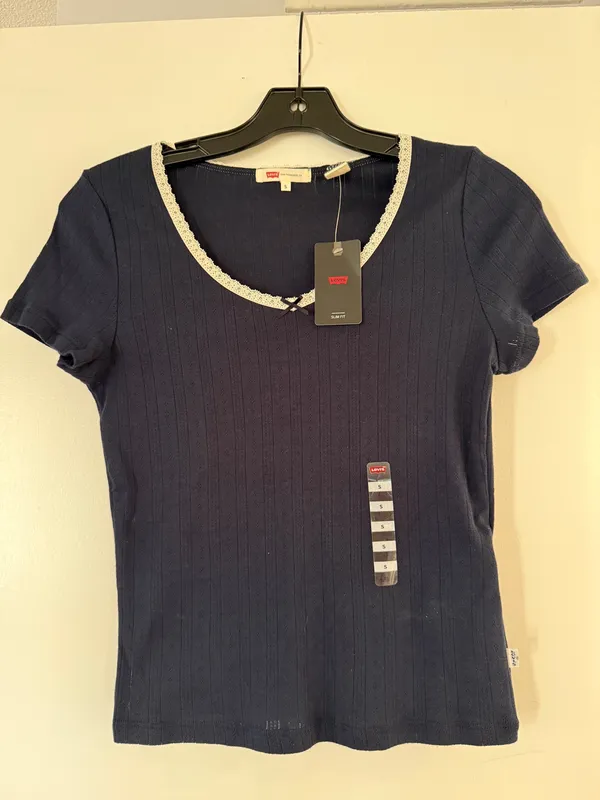 New levi navy top with lace - Image 2