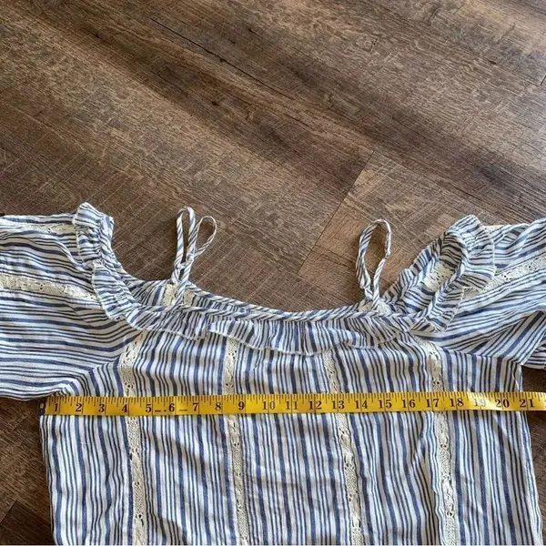 American Eagle Cold Shoulder Ruffle Top Embroidered Festival Boho Medium - Image 10