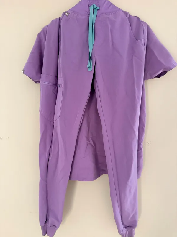 FIGS Scrubs Set - Image 4