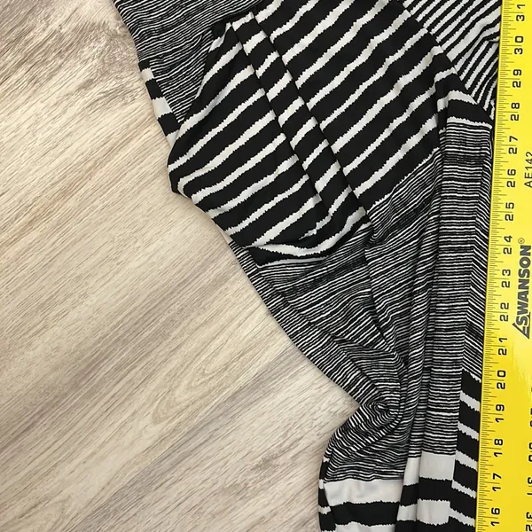 The Hanger Black & White Alternating Stripe Pattern Stretchy Pull On Pants M/L - Image 10