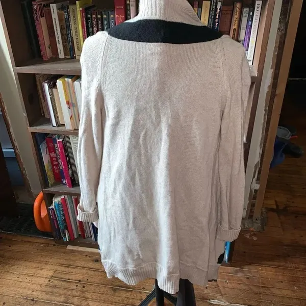 Banana Republic cream and black merino wool cashmere blend S cardigan - Image 2