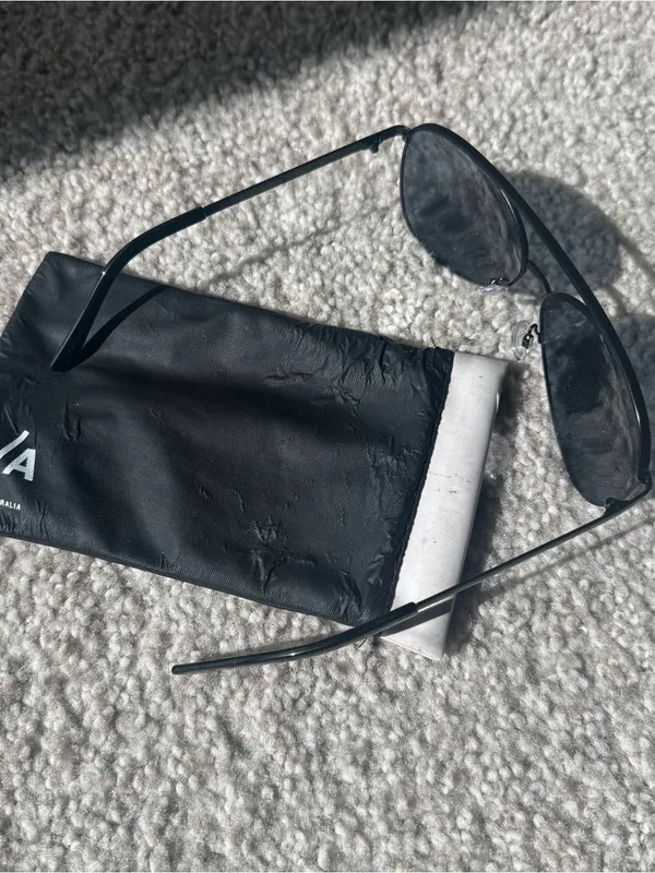Quay Australia Black Metal Aviator Sunglasses - Image 3