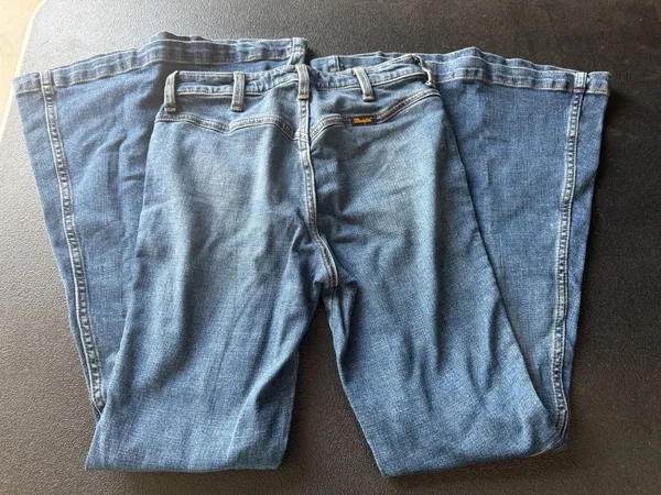 Wrangler Women’s Flare High-Rise Jeans vintage - Image 4