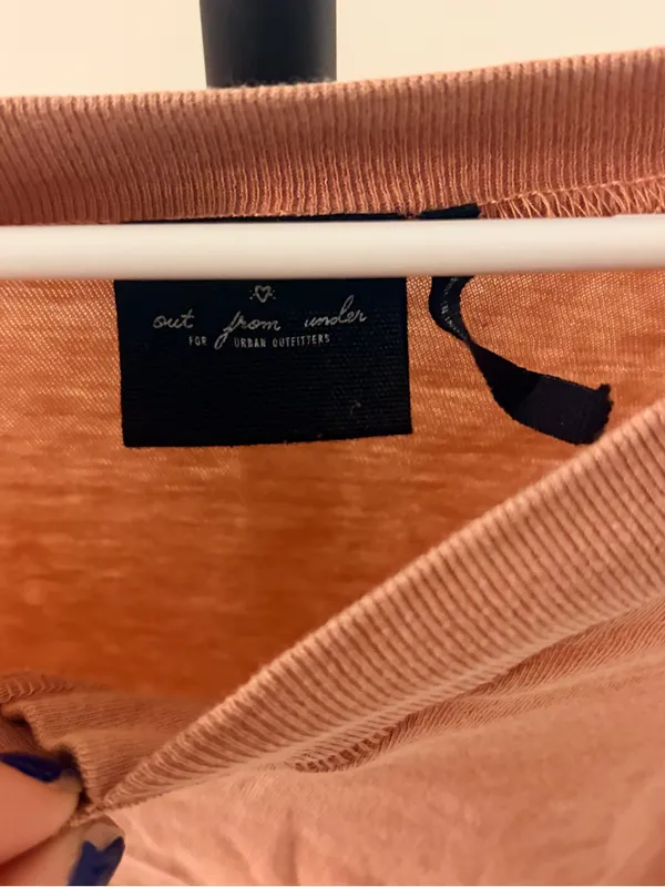 Urban Outfitters Cropped V-Neck Long Sleeve Top - Rust Pink - Image 4