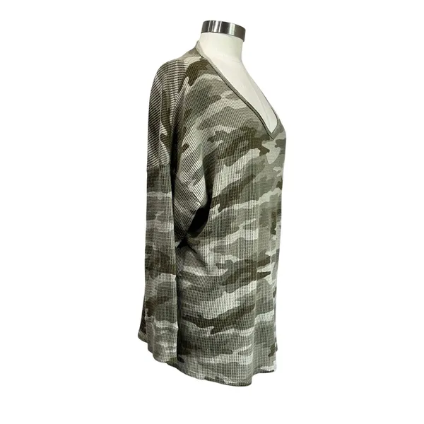 American Eagle Camo Waffle Thermal Top Size XL V‎ Neck Long Sleeve Cozy Fall - Image 2