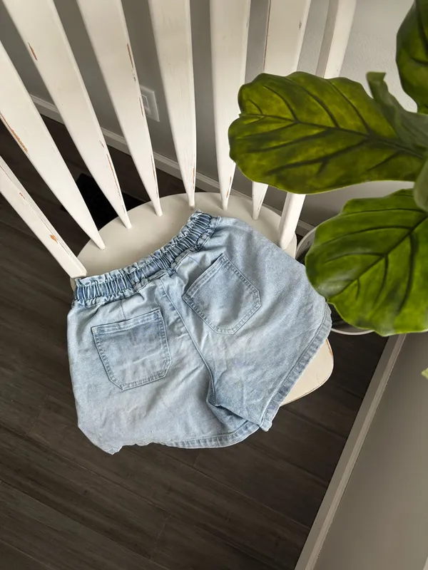 Time & Tru Walmart Synched Jean Shorts - Image 2