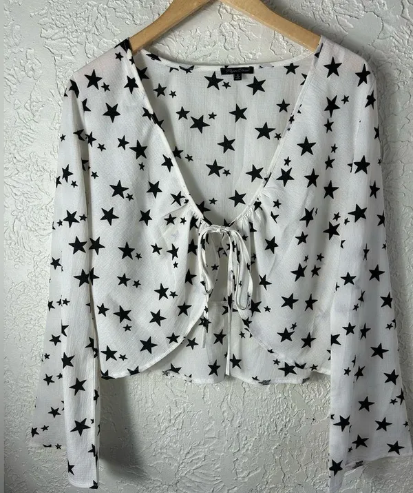 Boho Star Covered Bell Sleeve Open Front Tie Blouse Hippie Top Size 8 - Image 4