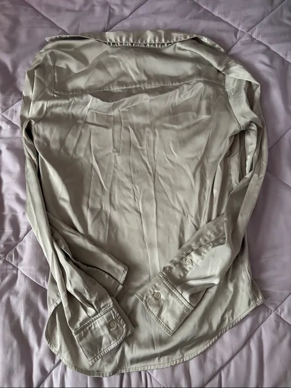 Hennes & Mauritz Light Beige Button-Up Shirt - Image 3