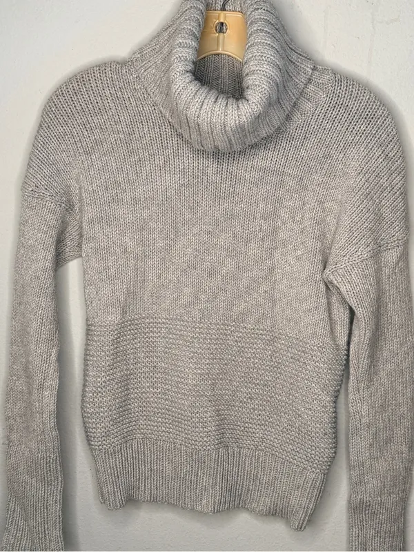 Gap Wool Blend Turtleneck Sweater - Image 7