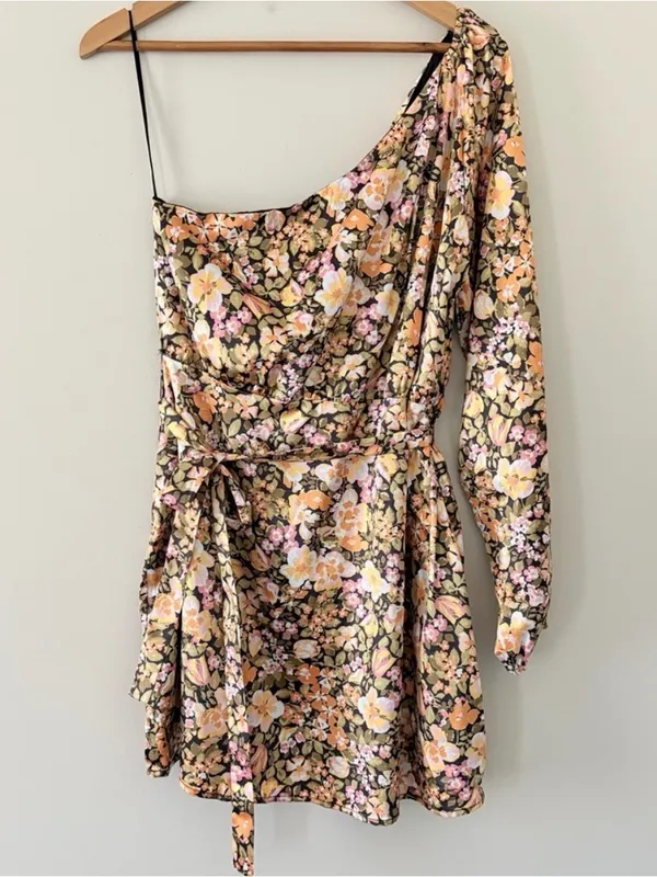 Showpo Odo One Shoulder Mini Dress Size 10 Black Floral Feminine Party - Image 3