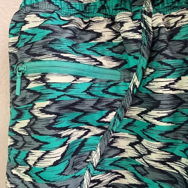The North Face Class V Shorts Women’s S green‎ black athletic moisture wicking - Image 4