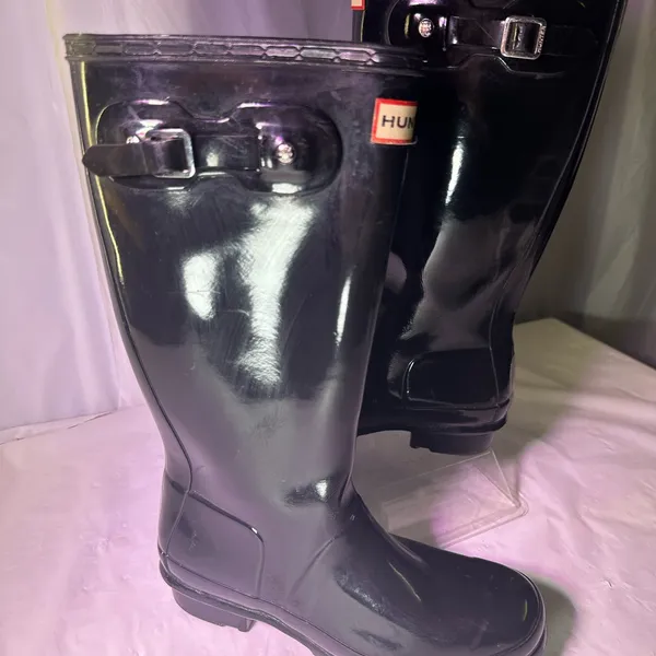 Hunter Black Glossy Rain Boots - Image 2