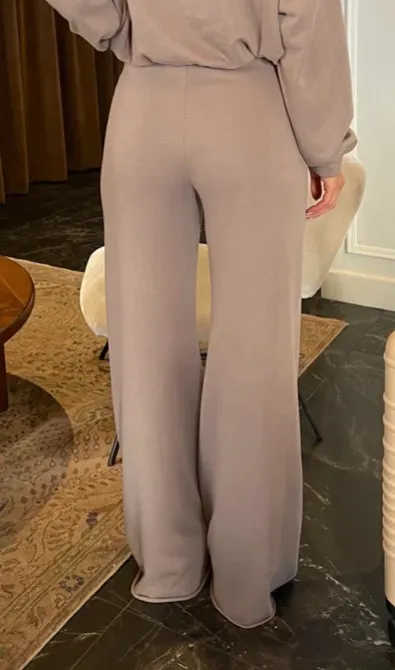Vestique Sweatpants - Image 2