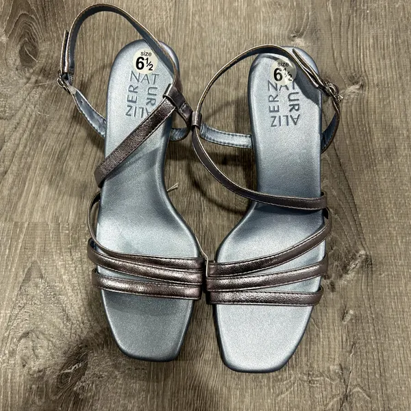 Naturalizer Galaxy Blue Silver Women's Strappy Heels Size 6.5 - Image 2