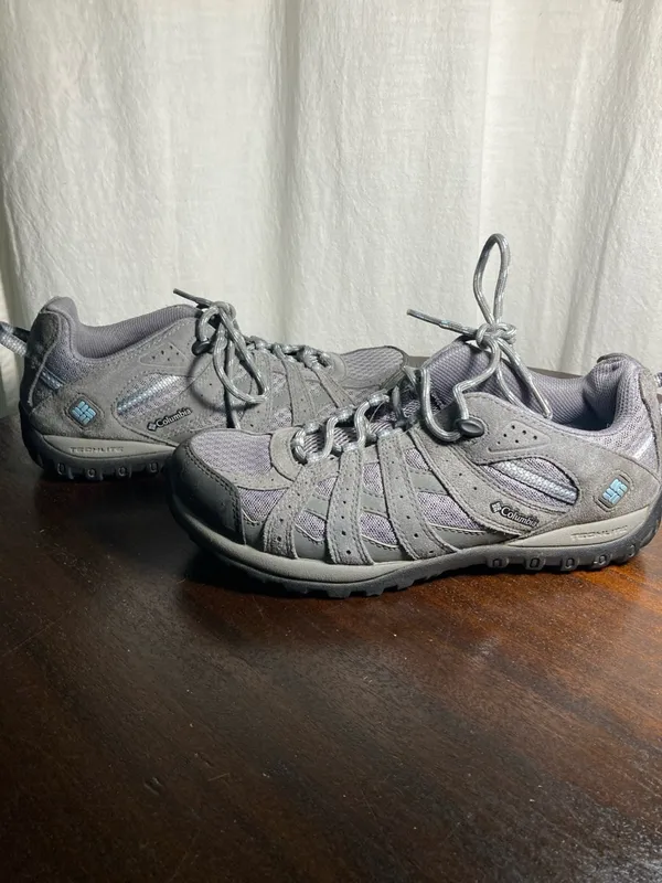 Columbia women’s Gray Athletic Trail Shoes tech lite - Image 8