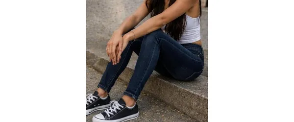 American Eagle Dark Wash Skinny Jeans Y2K 90s Indie Sleaze Size 8 - Image 2