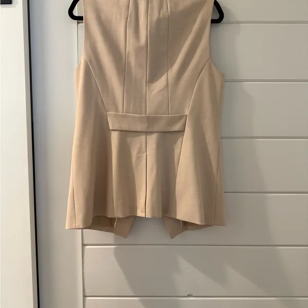 White House Black Market Tailored Sleeveless Vest in Light Beige NWT - Image 5