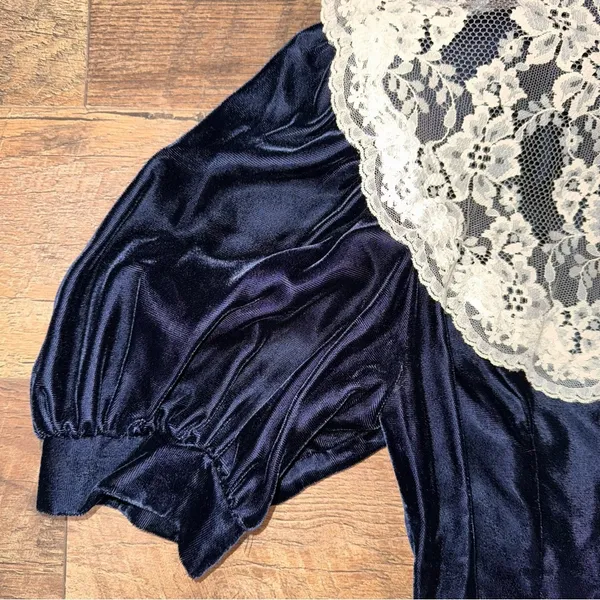 Vintage Jessica McClintock Gunne Sax Velvet Dress - Image 6