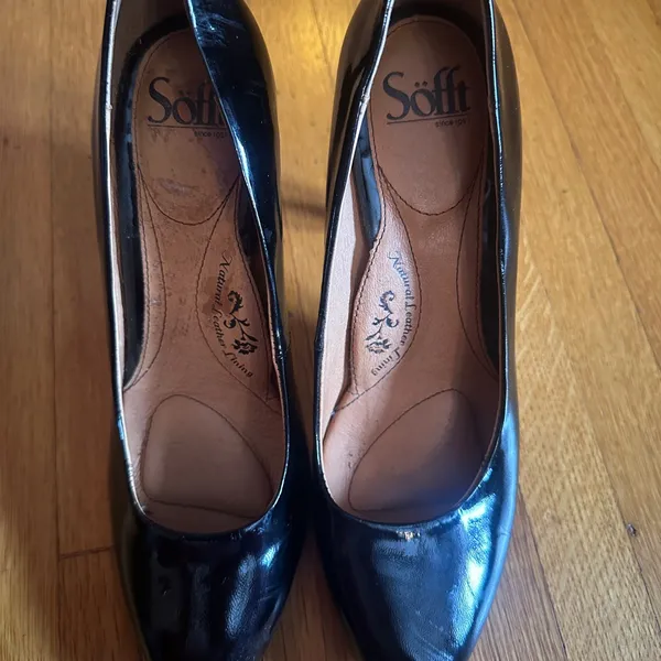 Sofft Classic Black Patent Leather Heels, Size 8.5 - Image 6