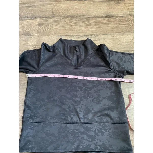 EUC Womens Spyder Active long sleeve 1/4 quarter zip cropped‎ camo black size L - Image 6
