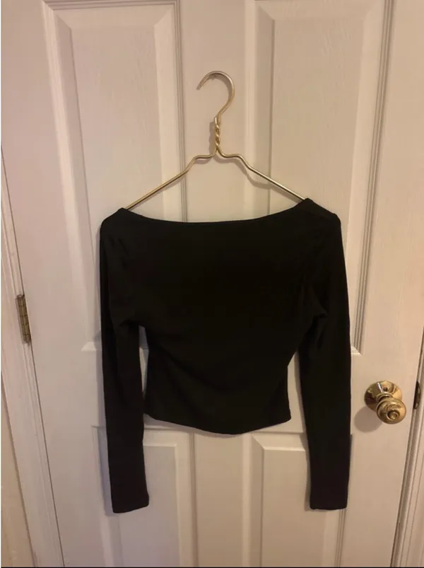 Black long sleeve wide neck shirt - Image 4