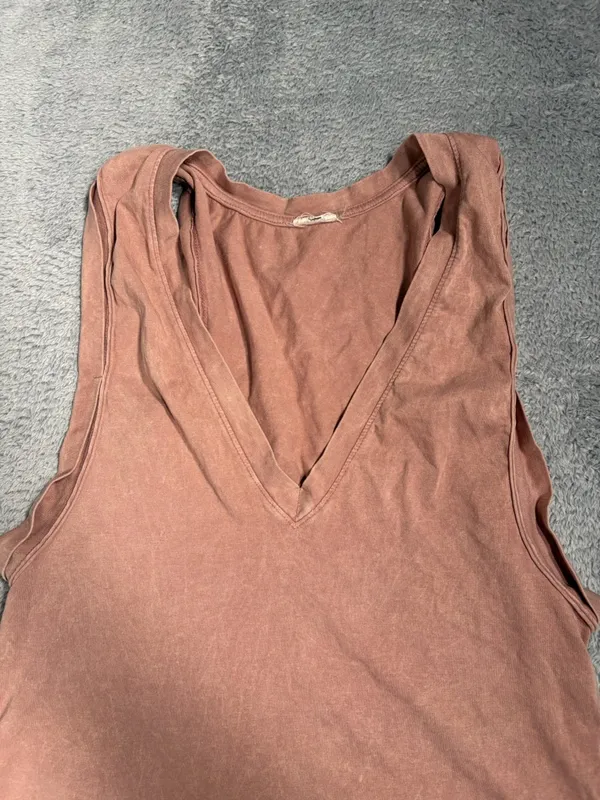 Free people we the free urban outfitters V-Neck tank Top large - Image 3