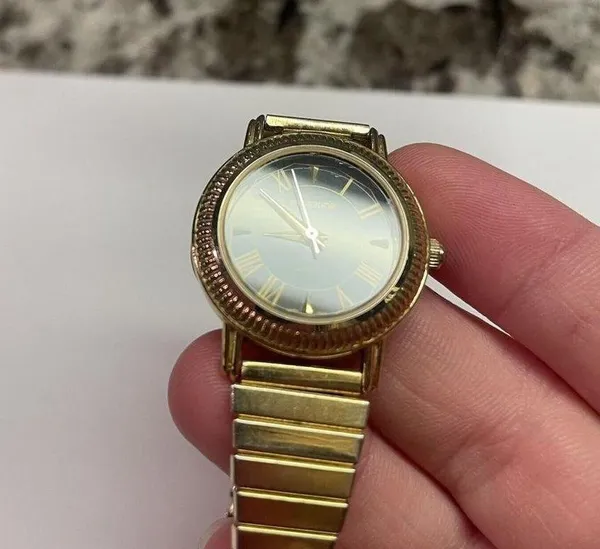 Working - Woman’s Signed McGregor LMG 515 Gold Tone Stretchy Stretch Wrist Watch - Image 7
