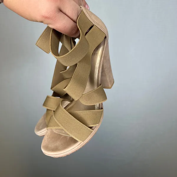 Stuart Weitzman Womens Beige Suede Elastic Strappy Block Heel Sandals Size 6 M - Image 3