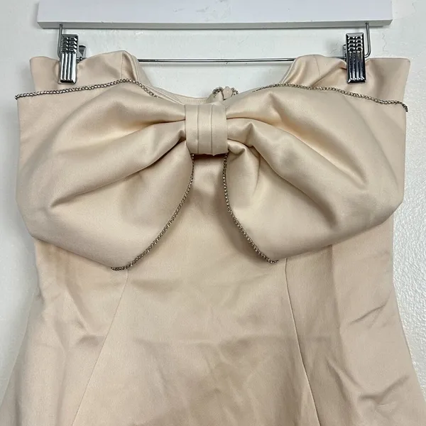 HOUSE OF CB Ariella Satin Crystal Embellished Bow Dress in Ivory Size Small - Image 6