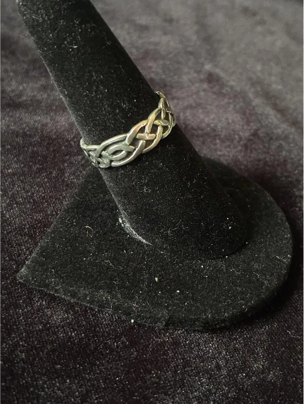 Endless Celtic knot band ring .925 sterling silver Size 7.5 - Image 3