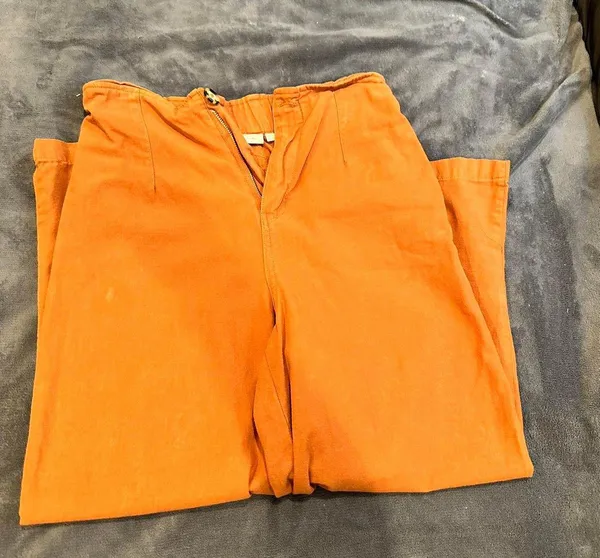 The Comfy Boutique burnt orange flared pants Size small Stretchy/ super comfy Color is like a burnt orange/brown - Image 4