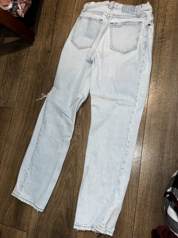 Abercrombie 90s Ultra High-Rise Straight Jeans Curve Love - Image 3