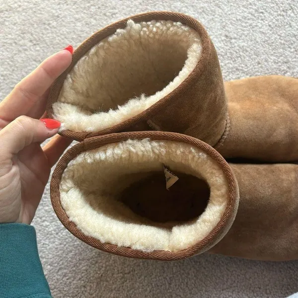 UGG Classic short. Chestnut. Size 8 - Image 8