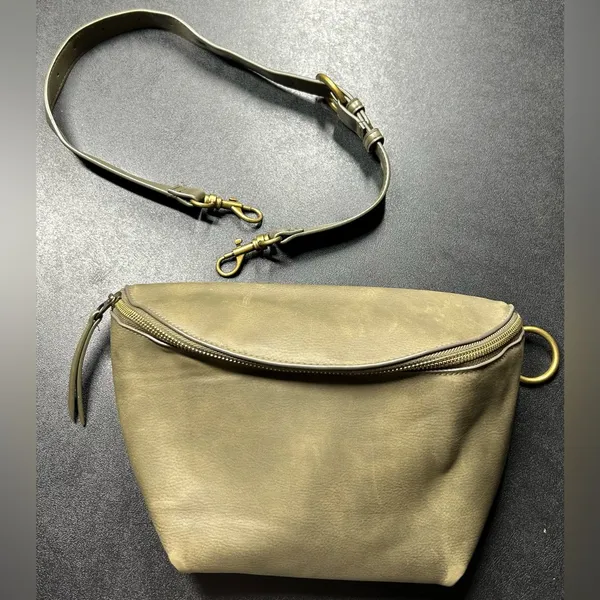 Universal Thread Olive Crossbody / Belt Fanny Pack Brass Detail Travel Vacay Bag - Image 5