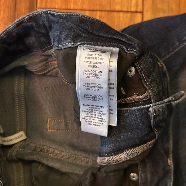 Good American Good Legs Crop Jeans 6/28 - Image 4