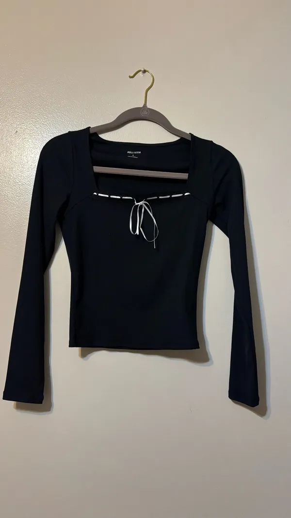 Hollister Black Long Sleeve Top - Image 2