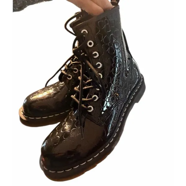 Dr Martens 1460 Women Size 9 Jungle Patent Leather Flower Emboss Boot Black - Image 7