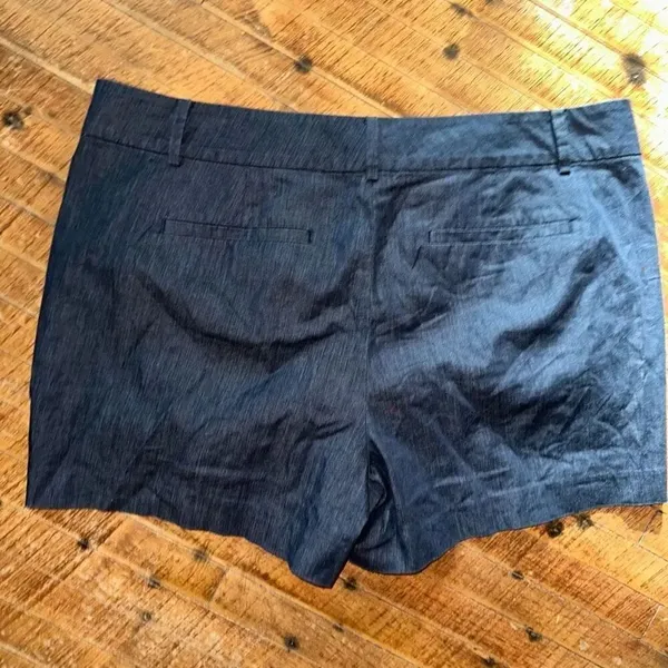 Ann Taylor gray minimalist classic size 14 Signature shorts - Image 3