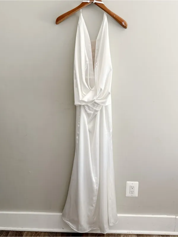 Innovare Denim Satin Elegant White Halter Maxi Dress size Medium - Image 3