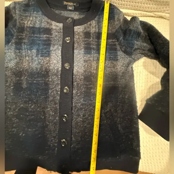 Pendleton Women’s small Plaid Wool Cardigan 45%wool - Image 4