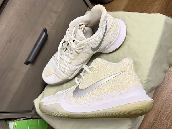Nike Kyrie 3 Sneakers Men’s Shoes Size 10 - Image 6