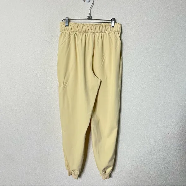 Lululemon Keep Moving Jogger Finch Yellow Womens Size 6‎ - Image 6